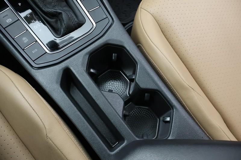 Volkswagen Jetta Vehicle Full-screen Gallery Image 34