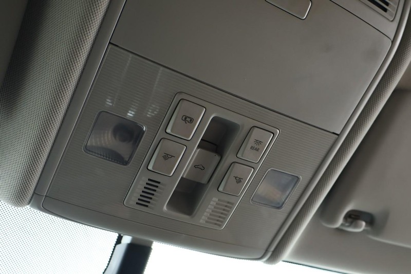 Volkswagen Jetta Vehicle Full-screen Gallery Image 35