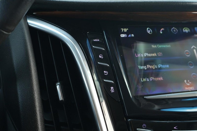 Cadillac Escalade ESV Vehicle Full-screen Gallery Image 44