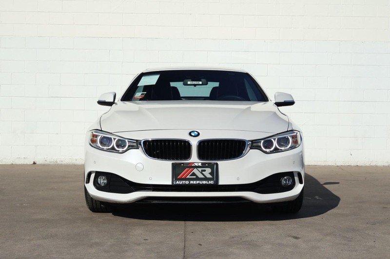 BMW 4 Series Vehicle Full-screen Gallery Image 02