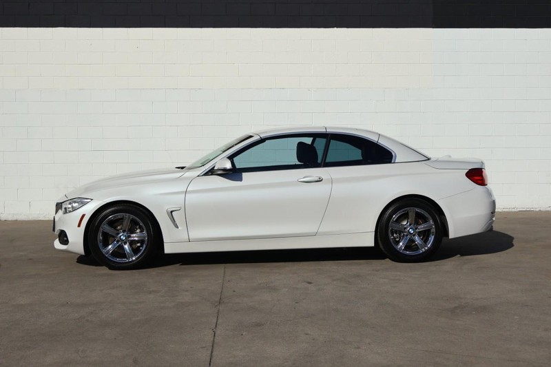BMW 4 Series Vehicle Full-screen Gallery Image 11