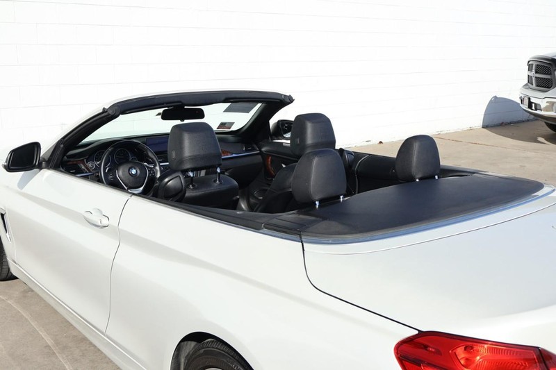 BMW 4 Series Vehicle Full-screen Gallery Image 17