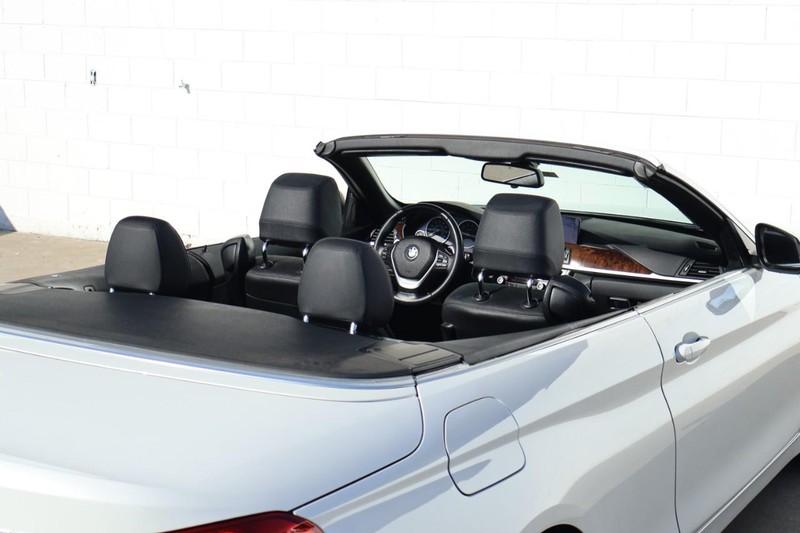 BMW 4 Series Vehicle Full-screen Gallery Image 23