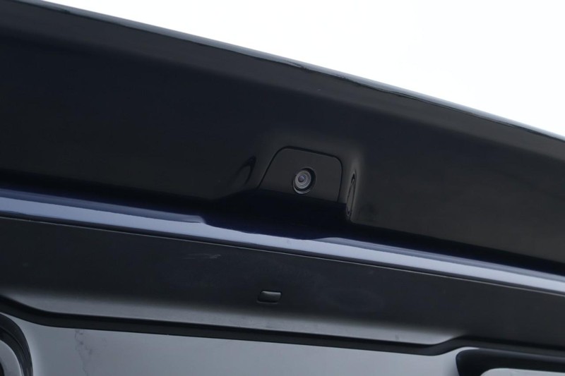 Dodge Challenger Vehicle Full-screen Gallery Image 08