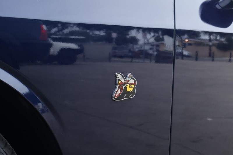 Dodge Challenger Vehicle Full-screen Gallery Image 13