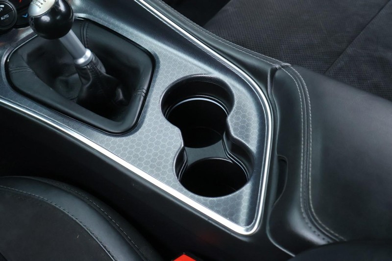 Dodge Challenger Vehicle Full-screen Gallery Image 39