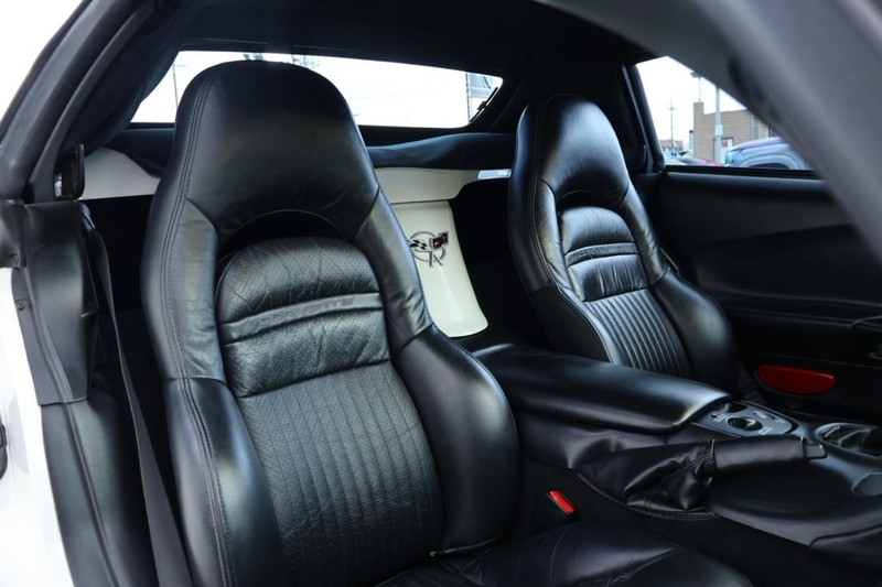 Chevrolet Corvette Vehicle Full-screen Gallery Image 26