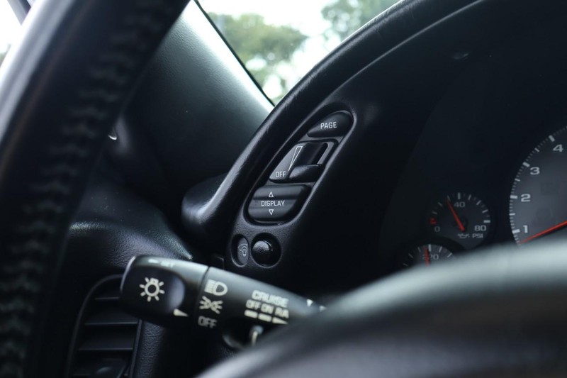 Chevrolet Corvette Vehicle Full-screen Gallery Image 30