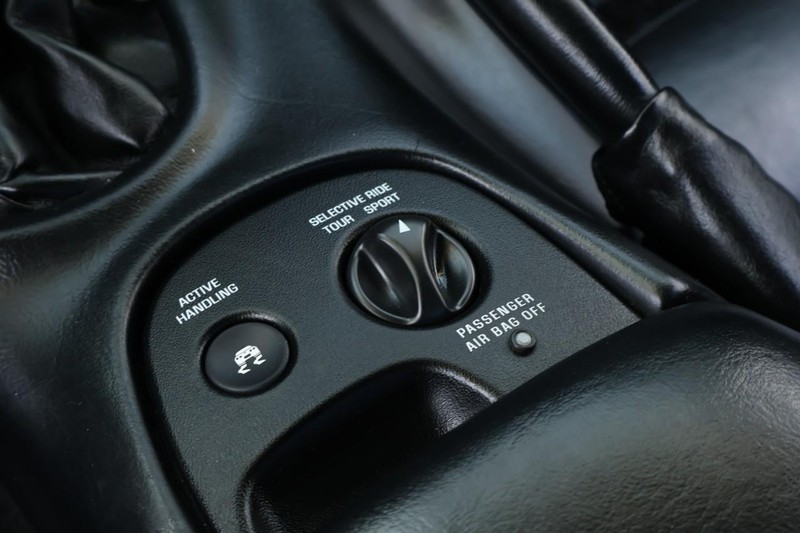 Chevrolet Corvette Vehicle Full-screen Gallery Image 38