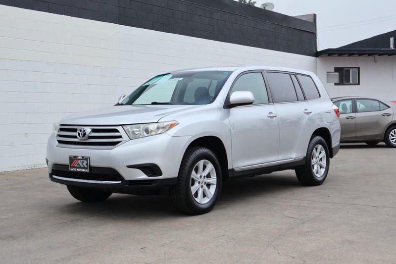 Toyota Highlander Vehicle Full-screen Gallery Image 12