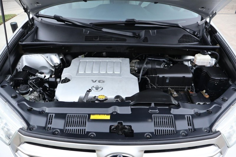 Toyota Highlander Vehicle Full-screen Gallery Image 13