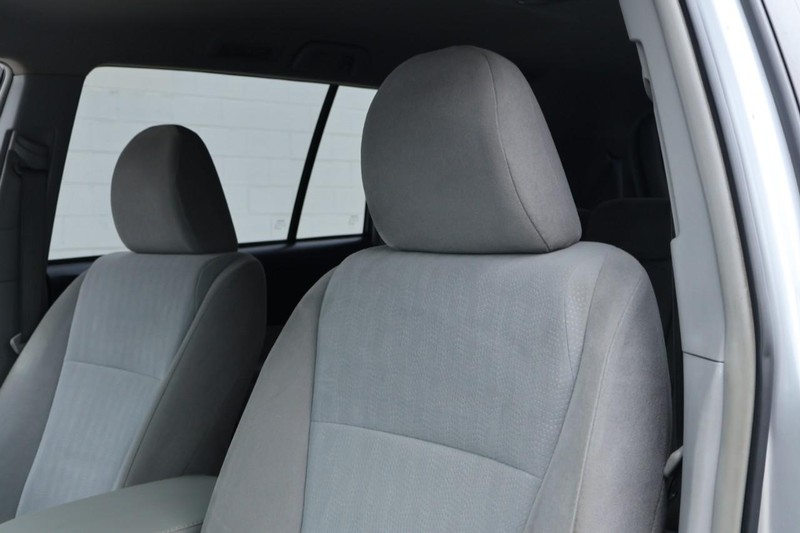 Toyota Highlander Vehicle Full-screen Gallery Image 19