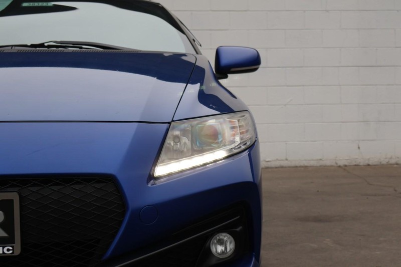 Honda CR-Z Vehicle Full-screen Gallery Image 03