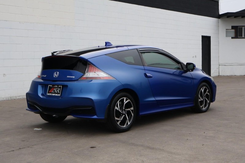 Honda CR-Z Vehicle Full-screen Gallery Image 05