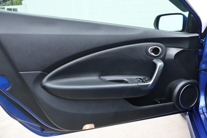 Honda CR-Z Vehicle Full-screen Gallery Image 15