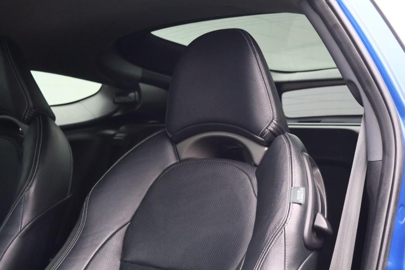 Honda CR-Z Vehicle Full-screen Gallery Image 19