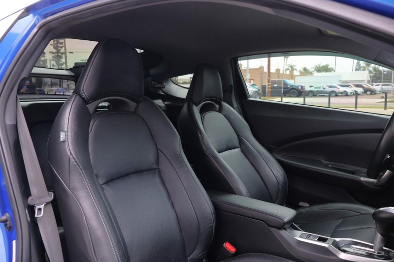 Honda CR-Z Vehicle Full-screen Gallery Image 21