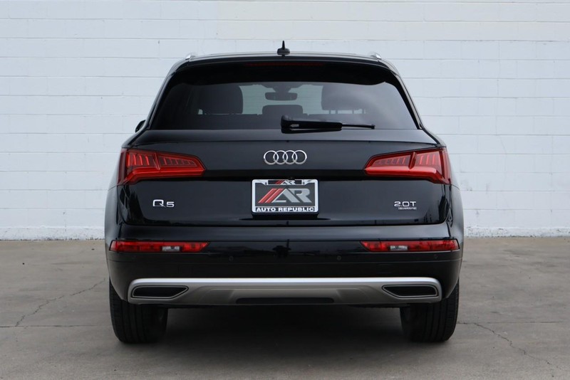 Audi Q5 Vehicle Full-screen Gallery Image 06