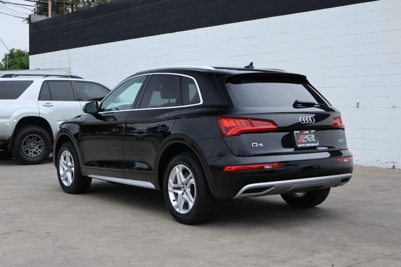 Audi Q5 Vehicle Full-screen Gallery Image 11