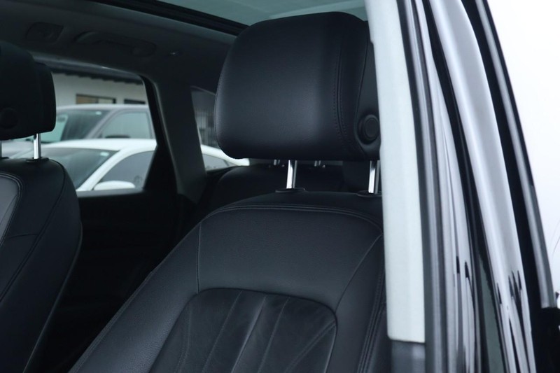 Audi Q5 Vehicle Full-screen Gallery Image 22