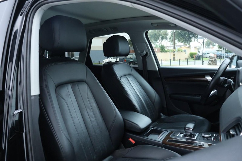 Audi Q5 Vehicle Full-screen Gallery Image 26