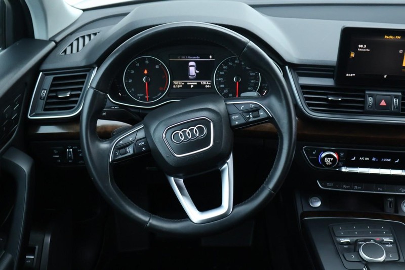 Audi Q5 Vehicle Full-screen Gallery Image 31