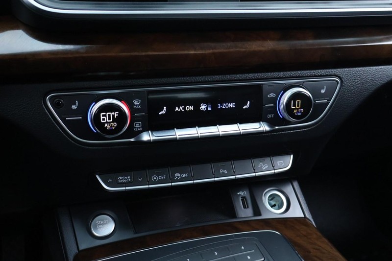 Audi Q5 Vehicle Full-screen Gallery Image 37