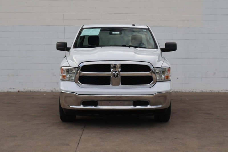 Ram 1500 Classic Vehicle Full-screen Gallery Image 03