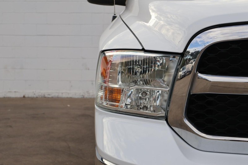 Ram 1500 Classic Vehicle Full-screen Gallery Image 04