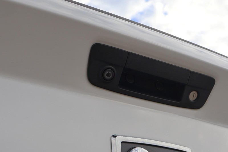 Ram 1500 Classic Vehicle Full-screen Gallery Image 08