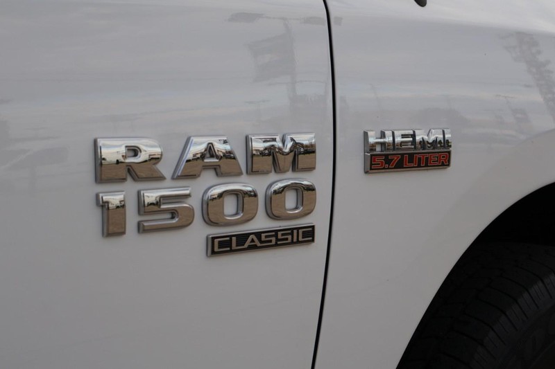 Ram 1500 Classic Vehicle Full-screen Gallery Image 13