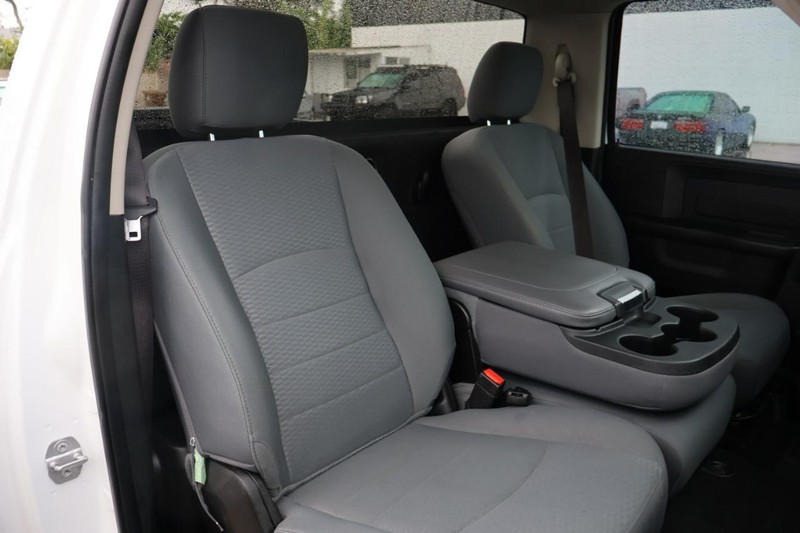 Ram 1500 Classic Vehicle Full-screen Gallery Image 21