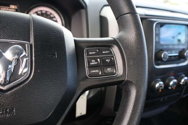 Ram 1500 Classic Vehicle Full-screen Gallery Image 26