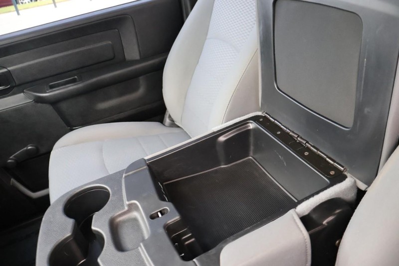 Ram 1500 Classic Vehicle Full-screen Gallery Image 31