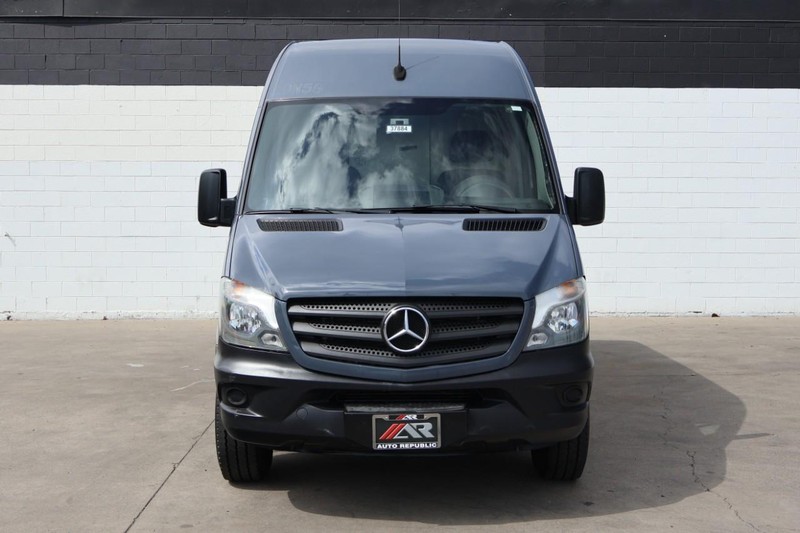 Mercedes-Benz Sprinter Cargo Van Vehicle Full-screen Gallery Image 03