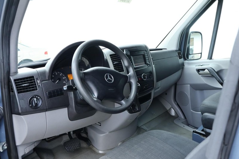 Mercedes-Benz Sprinter Cargo Van Vehicle Full-screen Gallery Image 18