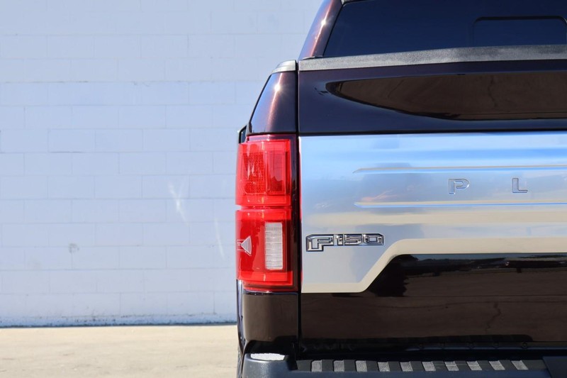 Ford F-150 Vehicle Full-screen Gallery Image 07