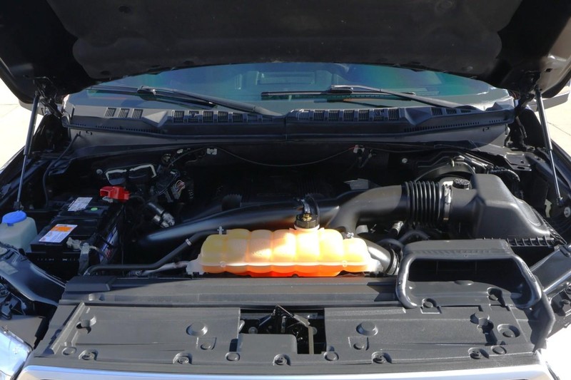 Ford F-150 Vehicle Full-screen Gallery Image 15