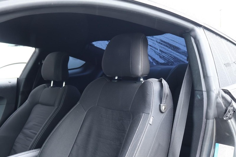 Ford Mustang Vehicle Full-screen Gallery Image 20