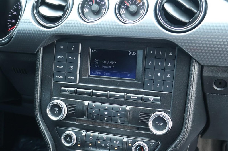 Ford Mustang Vehicle Full-screen Gallery Image 29