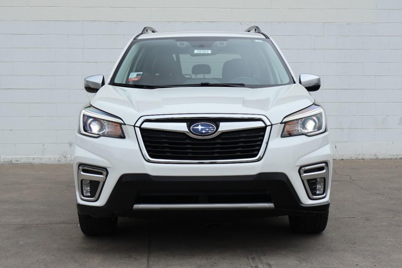 Subaru Forester Vehicle Full-screen Gallery Image 02