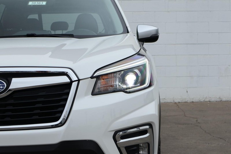 Subaru Forester Vehicle Full-screen Gallery Image 03