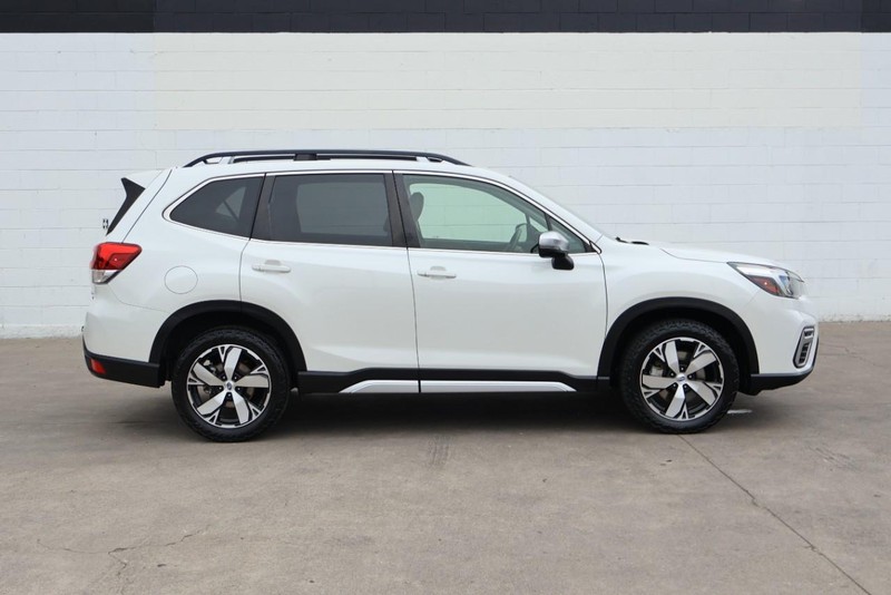 Subaru Forester Vehicle Full-screen Gallery Image 04