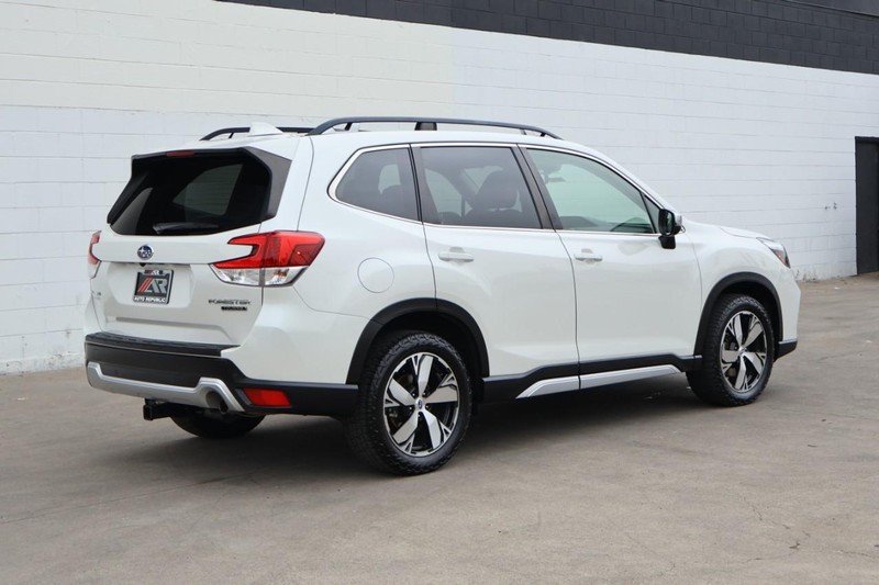 Subaru Forester Vehicle Full-screen Gallery Image 05