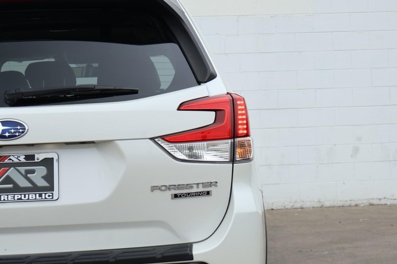 Subaru Forester Vehicle Full-screen Gallery Image 07