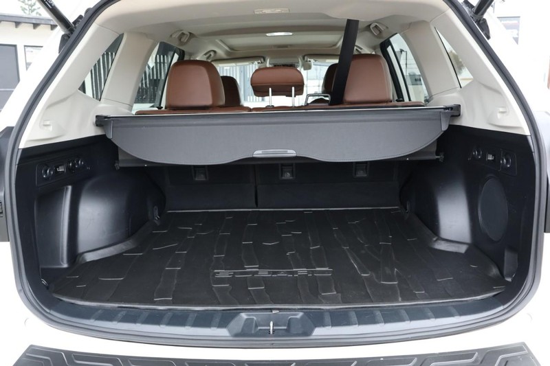 Subaru Forester Vehicle Full-screen Gallery Image 09