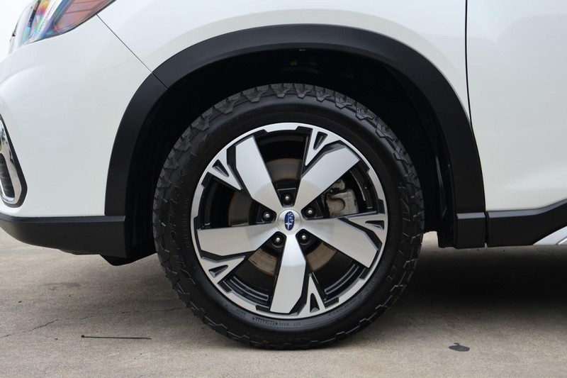 Subaru Forester Vehicle Full-screen Gallery Image 15