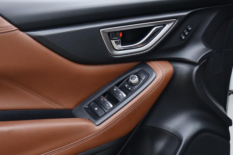 Subaru Forester Vehicle Full-screen Gallery Image 17