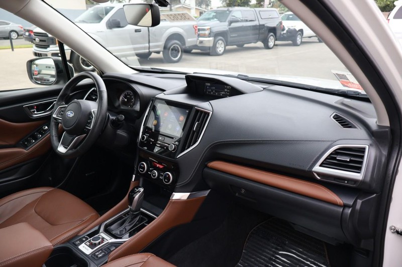 Subaru Forester Vehicle Full-screen Gallery Image 23