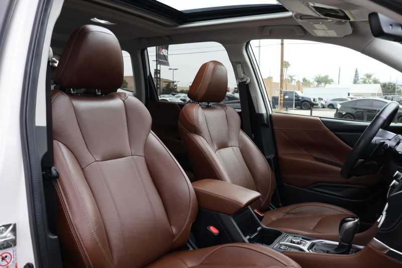 Subaru Forester Vehicle Full-screen Gallery Image 25